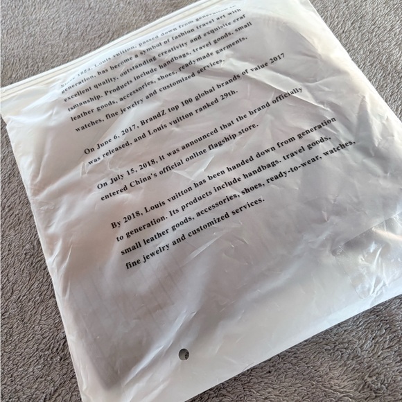 Louis Vuitton beanie with Dust Bag - Picture 2 of 6